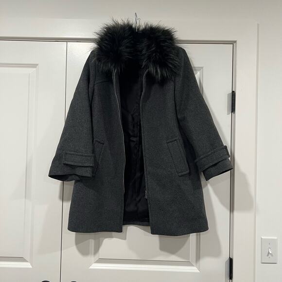 Zara Women's Grey Wool Jacket with Zipper and Faux Fur Collar Size M - Picture 2 of 12